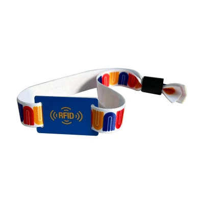 Bracelet personnalisé en polyester par sublimation RFID avec étiquette en PVC dur pour événement